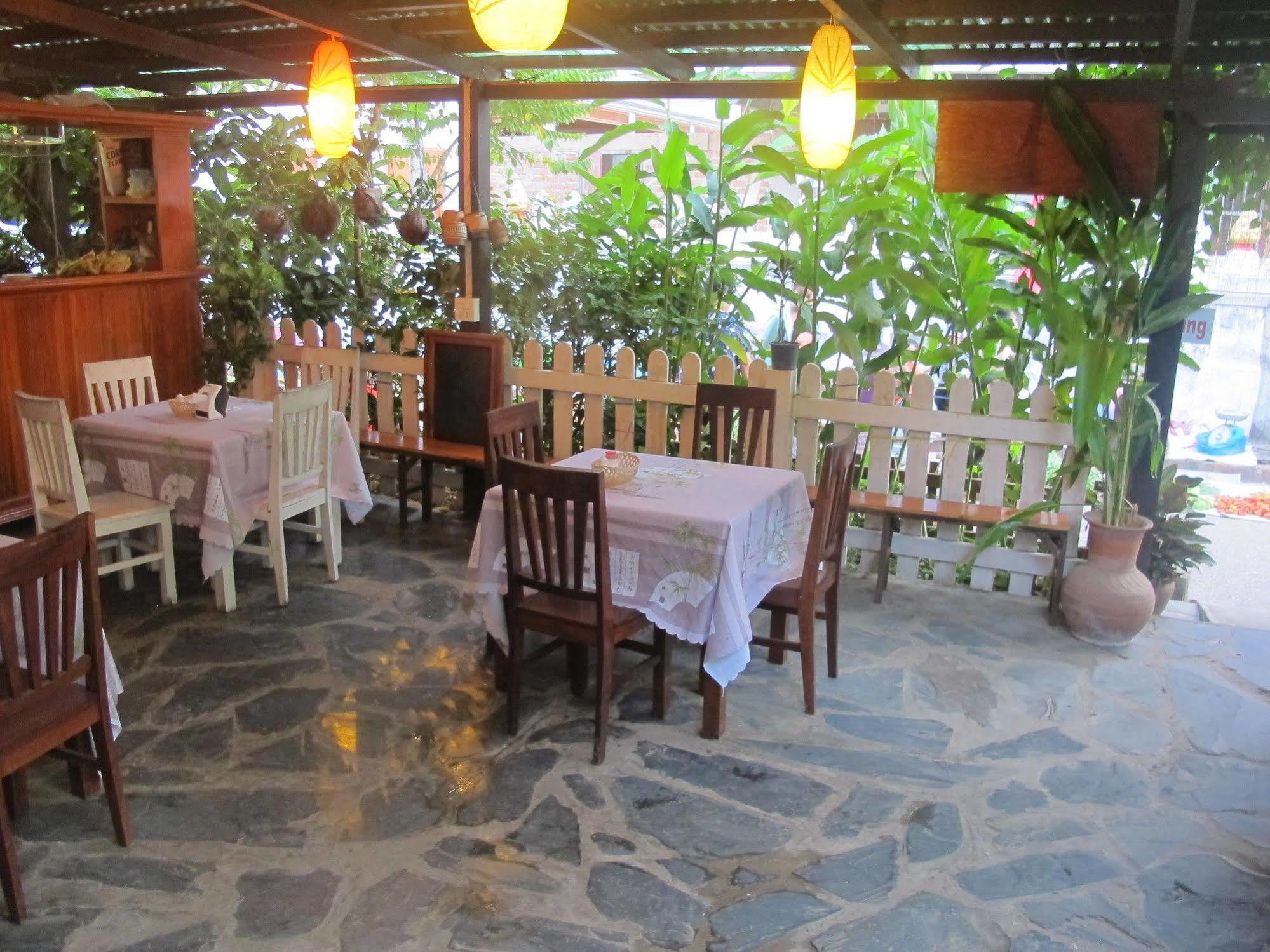 Golden Lotus Place Hotel Luang Prabang Exterior photo